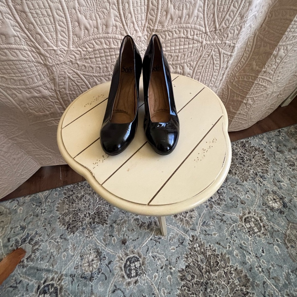 Sofft Black Patent Leather Heels EUC